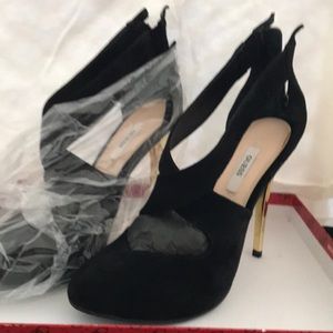 Guess Platforms Style Ramona cross black zip back suede gold heel NWB 8M